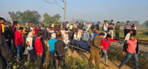 नगर ऊंटारी रेलवे लाइन के पास एक युवक का शव मिलने से मचा हड़कंप, जांच में जुटी पुलिस