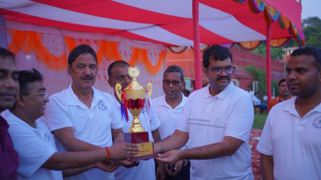 मतदाता जागरूकता कार्यक्रम के तहत जिला खेल स्टेडियम में प्रशासन एकादश व नागरिक एकादश के बीच फुटबॉल मैच का किया गया आयोजन मतदाता जागरूकता कार्यक्रम के तहत जिला खेल स्टेडियम में प्रशासन एकादश व नागरिक एकादश के बीच फुटबॉल मैच का किया गया आयोजन