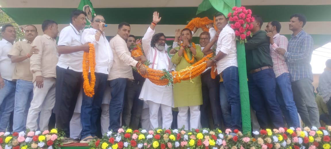 गढ़वा: प्रदेश उपाध्यक्ष जवाहर पासवान झामुमो में हुए शामिल, प्रधानमंत्री नरेंद्र मोदी के कार्यक्रम से पहले भाजपा को बड़ा झटका