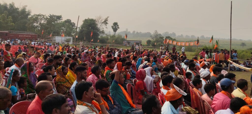 डुमरिया में पूर्व केन्द्रीय मंत्री अर्जुन मुंडा गर्जे ,नहीं आएं चंपाई डुमरिया में पूर्व केन्द्रीय मंत्री अर्जुन मुंडा गर्जे ,नहीं आएं चंपाई