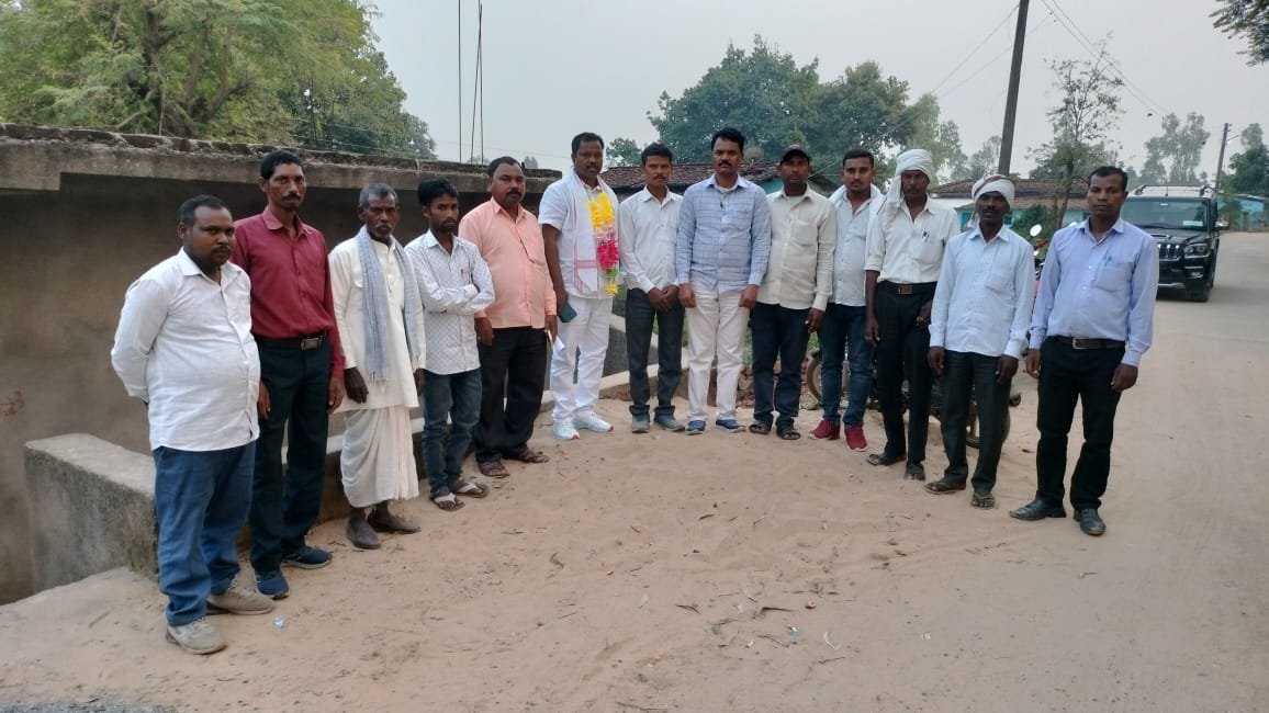 मनिका प्रखंड में भुइयां समाज ने मुनेश्वर उरांव को दिया समर्थन मनिका प्रखंड में भुइयां समाज ने मुनेश्वर उरांव को दिया समर्थन