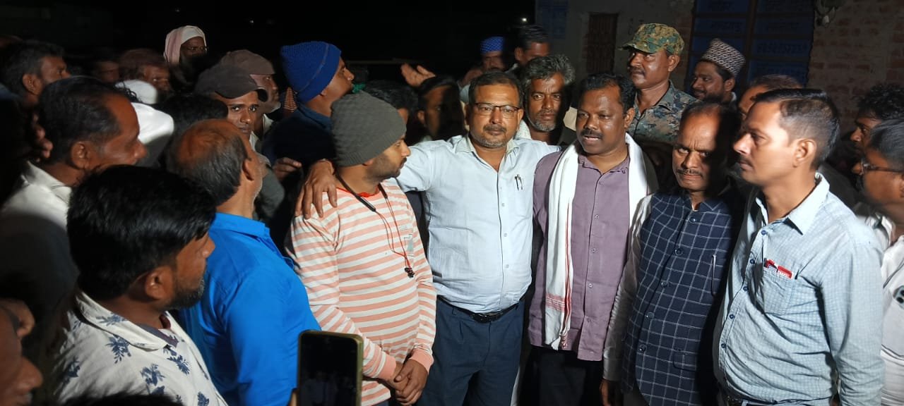 लगातार क्षेत्र में बने रहे और गरीबों के सुख-दु:ख में साथ देने योग्य व्यक्ति मुनेश्वर उरांव अब लोगों के लिए पहली पसंदीदा बने:बड़ा विकाश उरांव उर्फ बल्केश्वर लगातार क्षेत्र में बने रहे और गरीबों के सुख-दु:ख में साथ देने योग्य व्यक्ति मुनेश्वर उरांव अब लोगों के लिए पहली पसंदीदा बने:बड़ा विकाश उरांव उर्फ बल्केश्वर