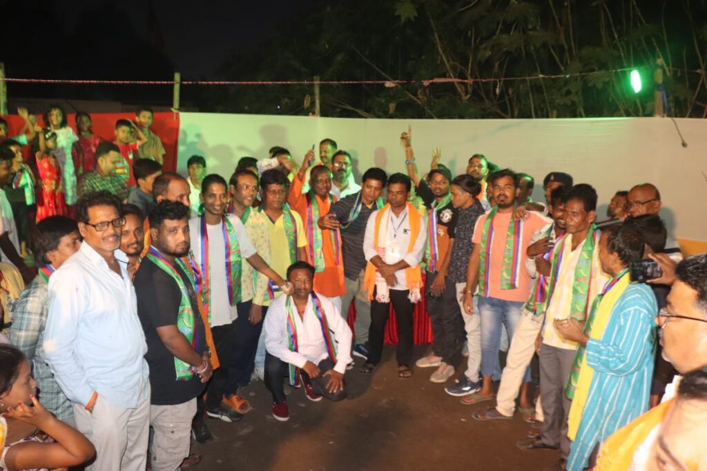 आजसू का जनसंपर्क अब रफ्तार पकड़ा , सहिस छठ घाटों का किये दौरा आजसू का जनसंपर्क अब रफ्तार पकड़ा , सहिस छठ घाटों का किये दौरा