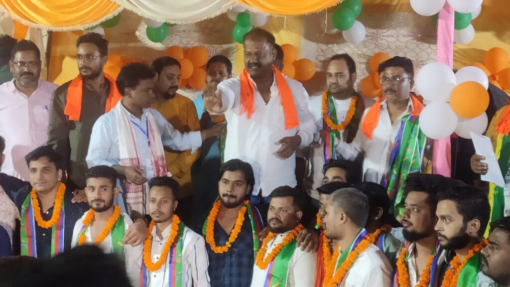 आजसू का जनसंपर्क अब रफ्तार पकड़ा , सहिस छठ घाटों का किये दौरा आजसू का जनसंपर्क अब रफ्तार पकड़ा , सहिस छठ घाटों का किये दौरा