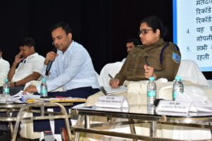 विधानसभा चुनाव को लेकर डीसी-एसपी ने सभी प्रेक्षकों की मौजूदगी में सेक्टर पदाधिकारियों संग बैठक की