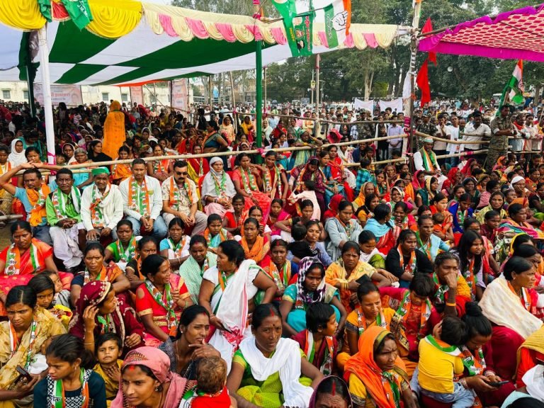 विधायक कल्पना सोरेन ने महागठबंधन के कांग्रेस प्रत्याशी रामचंद्र सिंह को विजयी बनाने की अपील विधायक कल्पना सोरेन ने महागठबंधन के कांग्रेस प्रत्याशी रामचंद्र सिंह को विजयी बनाने की अपील