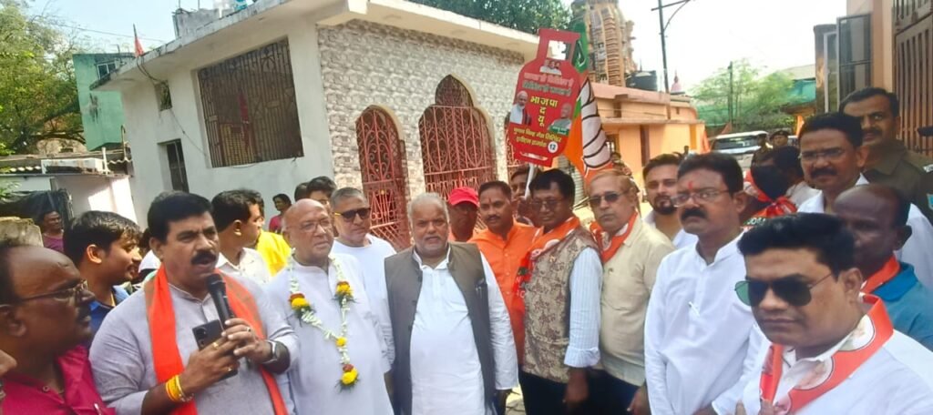 मंत्री श्रवण कुमार प्रचार के अंतिम दिन खूब घूमे, सरयू राय को बताया सबसे योग्य उम्मीदवार मंत्री श्रवण कुमार प्रचार के अंतिम दिन खूब घूमे, सरयू राय को बताया सबसे योग्य उम्मीदवार