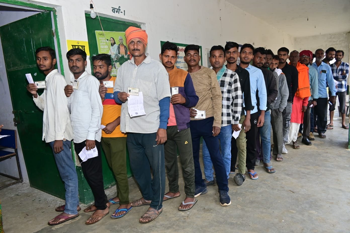 सुरक्षा के दृष्टिकोण से पांकी के दो प्रत्याशियों पर एफएसटी की पैनी नज़र,वीडियो सर्विलांस के जरिये रखा जा रहा नज़र सुरक्षा के दृष्टिकोण से पांकी के दो प्रत्याशियों पर एफएसटी की पैनी नज़र,वीडियो सर्विलांस के जरिये रखा जा रहा नज़र