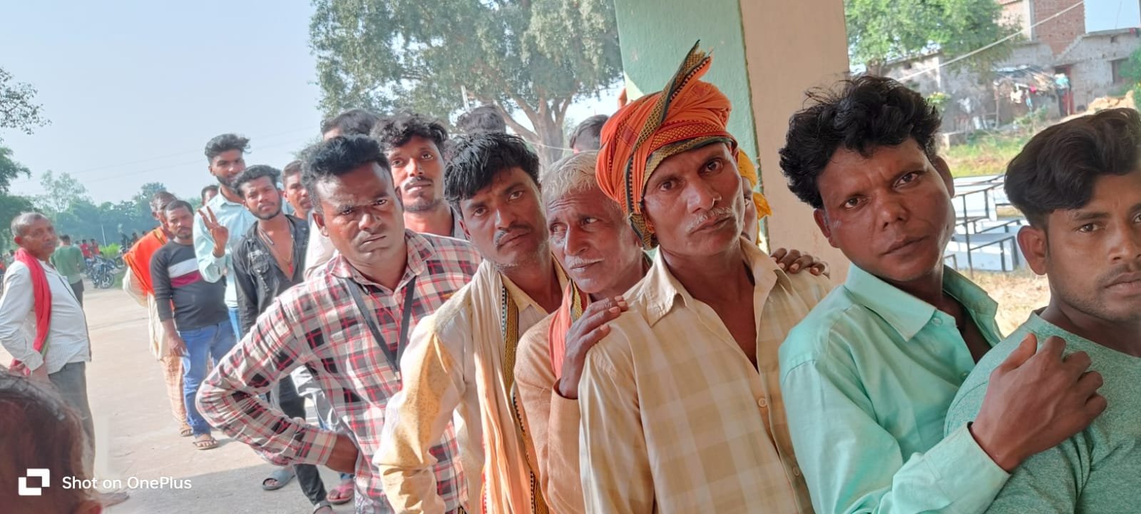 कड़ी सुरक्षा के बीच शांतिपूर्ण मतदान सम्पन्न। कड़ी सुरक्षा के बीच शांतिपूर्ण मतदान सम्पन्न।