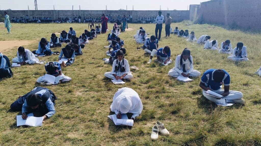आदर्श ग्रामीण पब्लिक स्कूल टांगर में हर्षोल्लास के साथ मनाया गया बाल दिवस। आदर्श ग्रामीण पब्लिक स्कूल टांगर में हर्षोल्लास के साथ मनाया गया बाल दिवस।