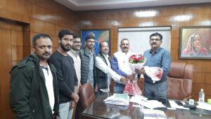 राष्ट्रीय अध्यक्ष आलोक कुमार दूबे के नेतृत्व में निर्वाचन पदाधिकारी के. रवि कुमार से मुलाकात कर शांतिपूर्ण चुनाव करवाने के लिए दी बधाई