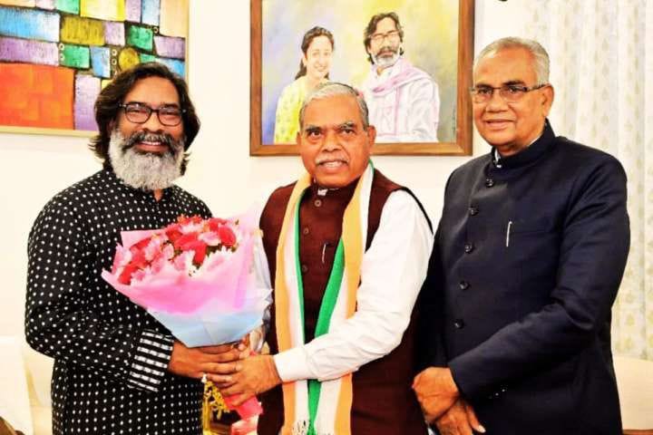 झारखंड प्रदेश कांग्रेस अध्यक्ष केशव महतो कमलेश ने मुख्यमंत्री से की मुलाक़ात झारखंड प्रदेश कांग्रेस अध्यक्ष केशव महतो कमलेश ने मुख्यमंत्री से की मुलाक़ात