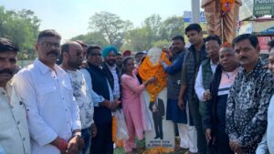 भाजपा अनुसूचित जाति मोर्चा ने बाबा साहेब की प्रतिमा पर माल्यार्पण किया