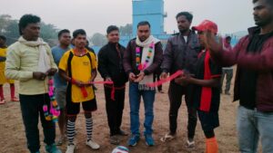 मलय डैम के नियर मुरमा फील्ड में फाइनल मैच में दुलसुलमा के टीम ने प्रथम पुरस्कार पर जमाया कब्जा