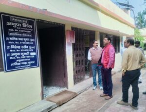 गारू: बीडीओ और अंचल अधिकारी का औचक निरीक्षण, शिक्षा और स्वास्थ्य सेवाओं में सुधार के सख्त निर्देश