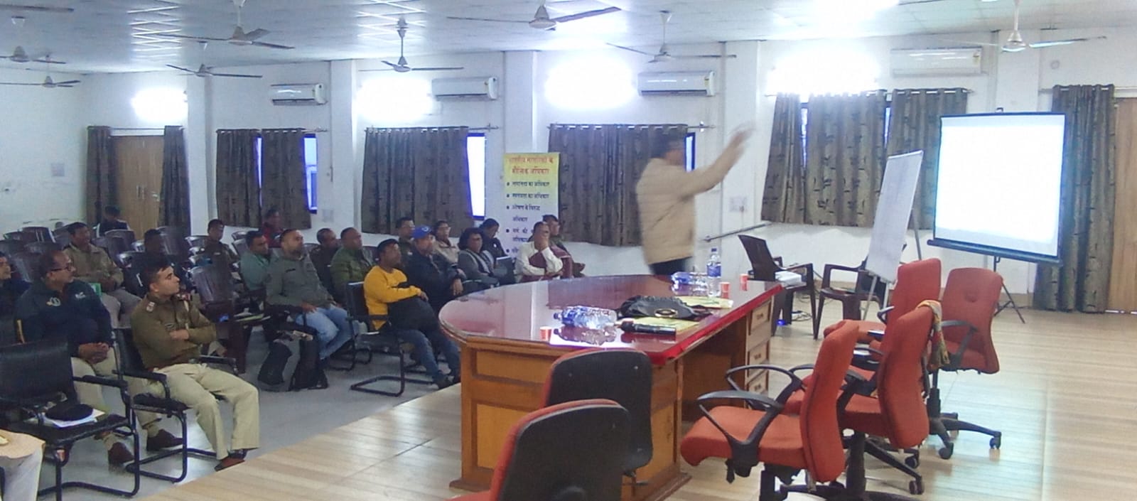 बाल अधिकारों की रक्षा के लिए बिष्टुपुर थाना में कार्यशाला आयोजित