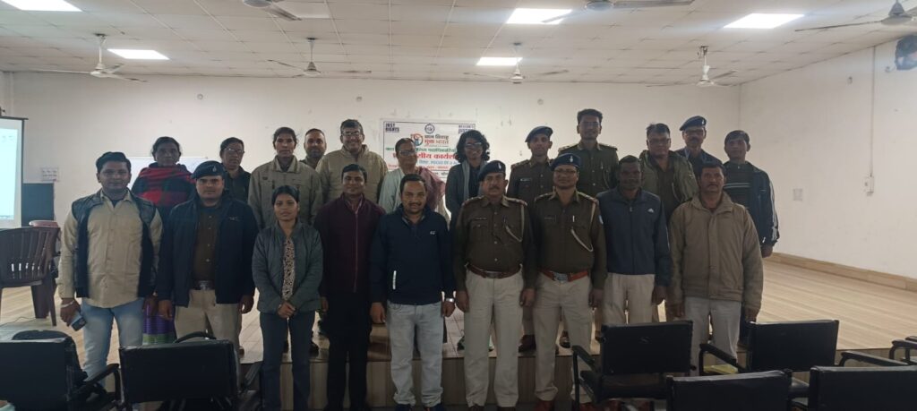बाल अधिकारों की रक्षा के लिए बिष्टुपुर थाना में कार्यशाला आयोजित