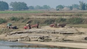 धड़ल्ले से हो रही है अवैध बालू की उठाव,जिला प्रशासन मौन