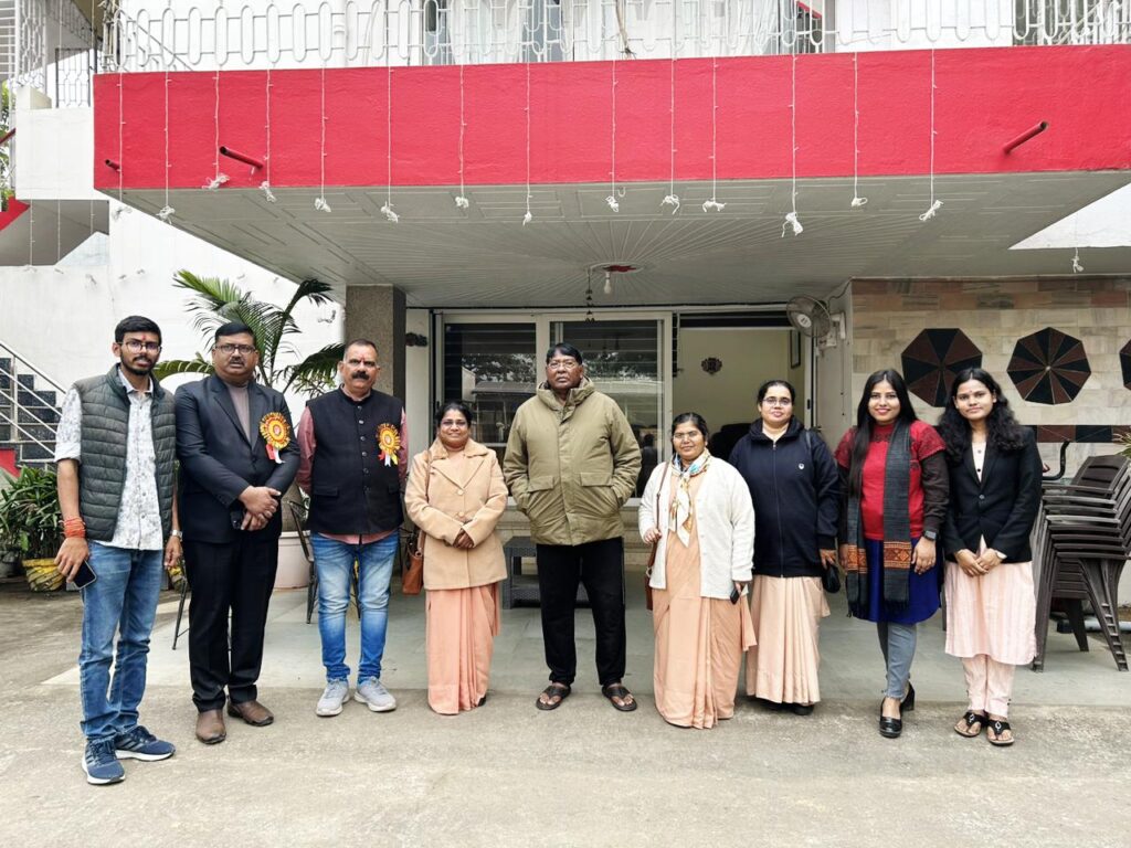 पासवा ने अपने संरक्षक डॉक्टर रामेश्वर उरांव, राष्ट्रीय अध्यक्ष आलोक कुमार दूबे और पूरी टीम के साथ क्रिसमस का उत्सव मनाया