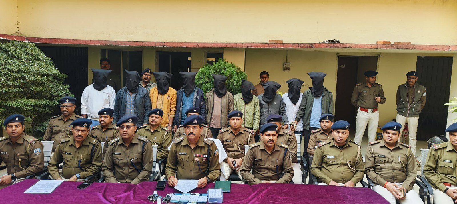 बीते दिन हुए लूटकांड का गढ़वा पुलिस ने किया खुलासा, गिरफ्तार कर भेजा जेल