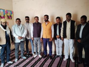 प्रखंड कांग्रेस कार्यालय मनिका में शोक सभा का किया गया आयोजन,दो मिनट का रखा गया मौन 