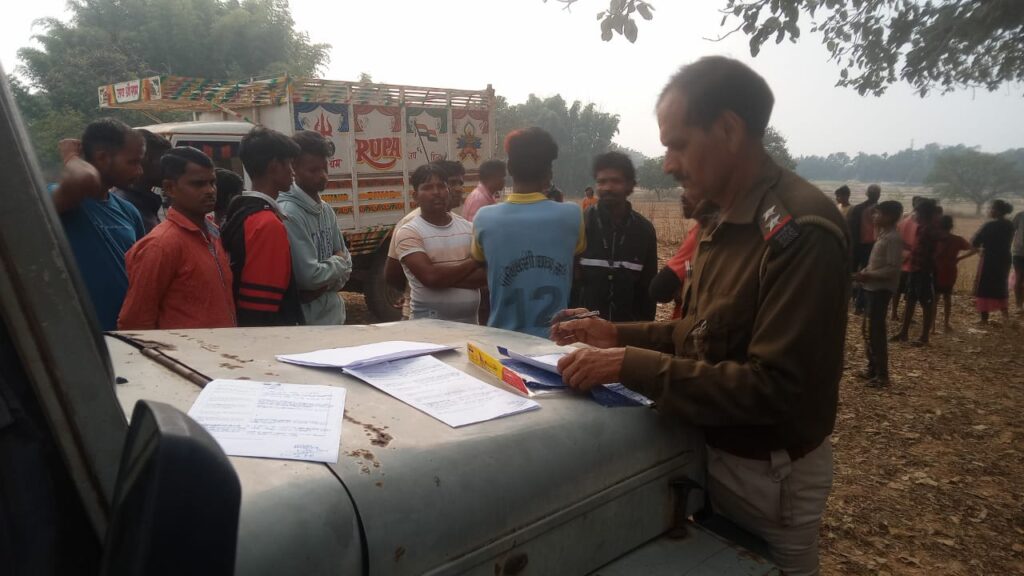 18 वर्षीय युवक ने फांसी लगाकर किया अपनी जीवन लीला समाप्त, जांच में जुटी पुलिस