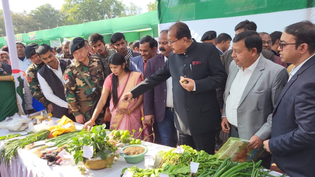 राज्य के वित्त , वाणिज्यकर,योजना एवं विकास व संसदीय कार्य मंत्री ने किसान मेला सह फसल प्रदर्शनी का किया उद्घाटन राज्य के वित्त , वाणिज्यकर,योजना एवं विकास व संसदीय कार्य मंत्री ने किसान मेला सह फसल प्रदर्शनी का किया उद्घाटन
