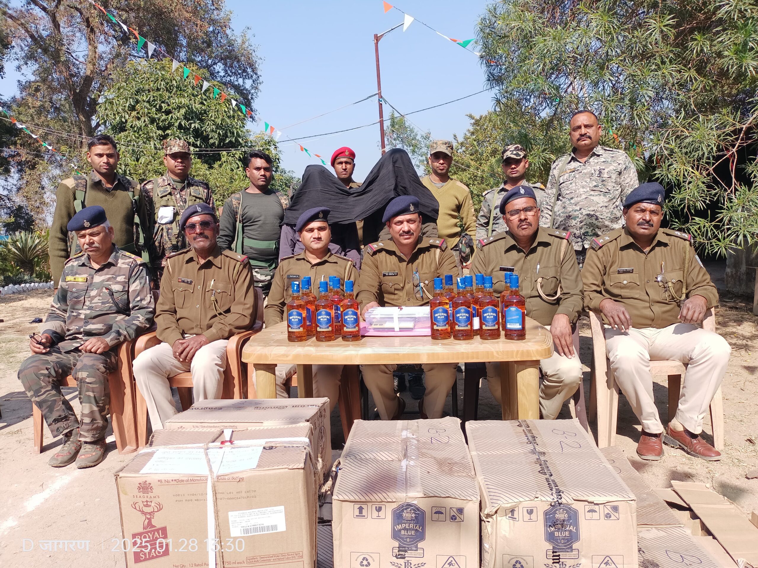 वाहन चेकिंग अभियान में पंडवा पुलिस को बड़ी सफलता,12 लाख के अंग्रेजी विदेशी शराब जब्त