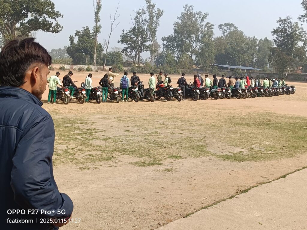 बालूमाथ में सड़क सुरक्षा माह के तहत नाबालिक बच्चों के वाहन पर कार्रवाई बालूमाथ में सड़क सुरक्षा माह के तहत नाबालिक बच्चों के वाहन पर कार्रवाई