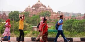 ठंड में अचानक क्यों बढ़ गई गर्मी? छूट रहे लोगों के पसीने; जानें क्या है वजह