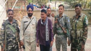 लातेहार:एसीबी ने अंचल निरीक्षक सुरेश राम को रिश्वत लेते रंगे हाथ पकड़ा