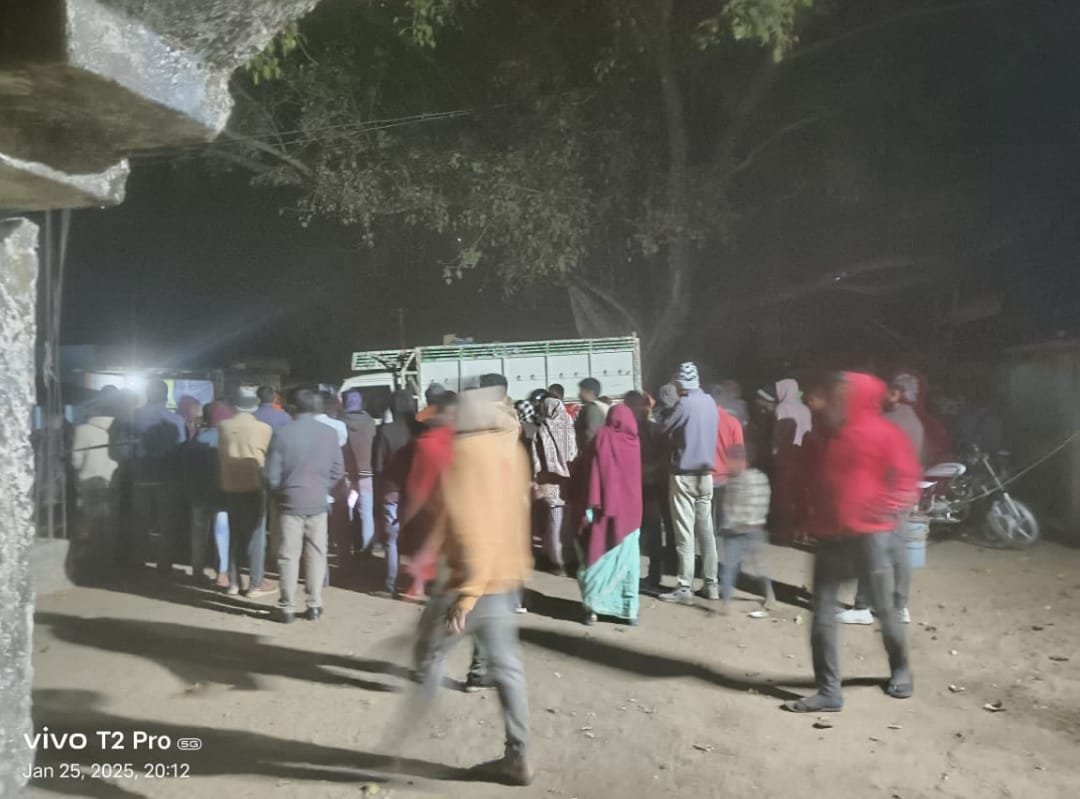 Latehar:पुलिस पिकेट हटने का ग्रामीण कर रहे हैं विरोध