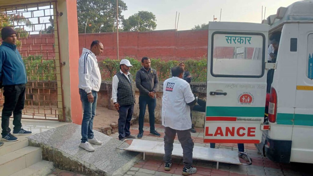 बाइक और बोलेरो की सीधी टक्कर,बाइक सवार तीन की हुई मौत