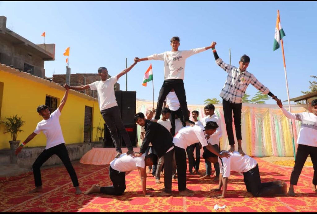 बिरसा मुंडा पब्लिक स्कूल बिजुपाड़ा में हर्षोल्लास के साथ 76वां गणतंत्र दिवस मनाया गया बिरसा मुंडा पब्लिक स्कूल बिजुपाड़ा में हर्षोल्लास के साथ 76वां गणतंत्र दिवस मनाया गया