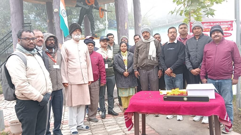 लातेहार में मनाया गया 77वां आर्मी डे, शहीदों को दी श्रद्धांजलि लातेहार में मनाया गया 77वां आर्मी डे, शहीदों को दी श्रद्धांजलि