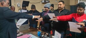 सड़क सुरक्षा माह के अंतर्गत लातेहार में कर्मियों को सड़क सुरक्षा की प्रतिज्ञा दिलवायी गई