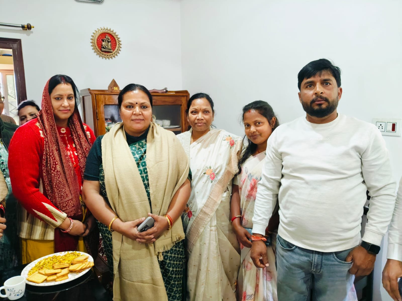 ग्रामीण विकास मंत्री दीपिका पांडे सिंह ने शोकाकुल बॉबी भगत से मिलकर बढ़ाएं ढांढस ग्रामीण विकास मंत्री दीपिका पांडे सिंह ने शोकाकुल बॉबी भगत से मिलकर बढ़ाएं ढांढस
