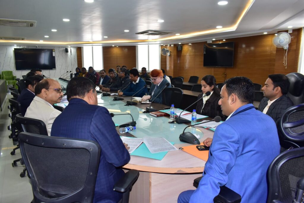 गणतंत्र दिवस समारोह को लेकर प्रशासनिक/पुलिस पदाधिकारियों की हुई संयुक्त बैठक,पूर्वाह्न 09:05 बजे होगा झंडोतोलन