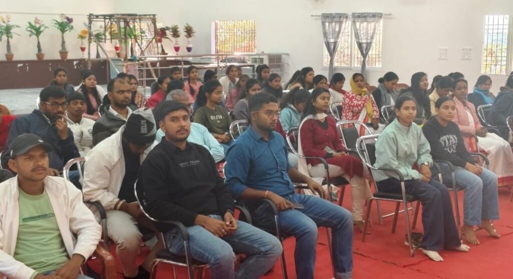 पूर्व छात्र सम्मेलन का आयोजन, स्वामी विवेकानंद की जयंती एवं रामलला प्राणप्रतिष्ठा की वर्षगांठ पर समारोह