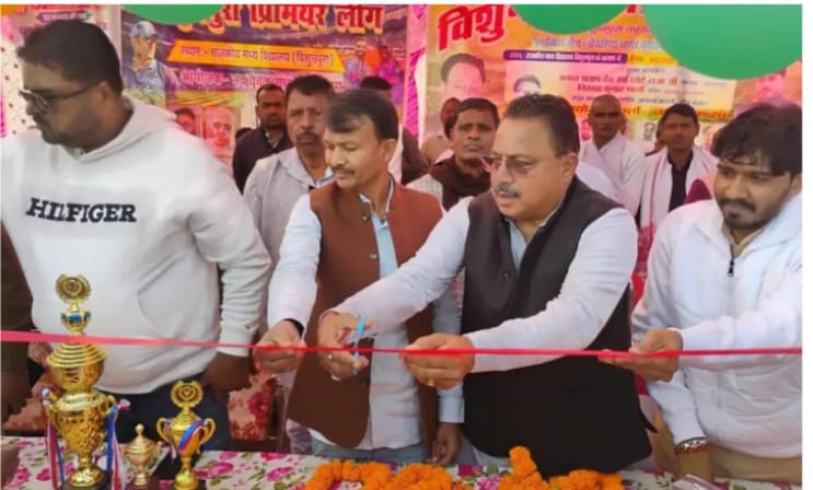 बिशुनपुरा प्रीमियर लीग टूर्नामेंट मैच की विजेता बनी टीम मझिआंव