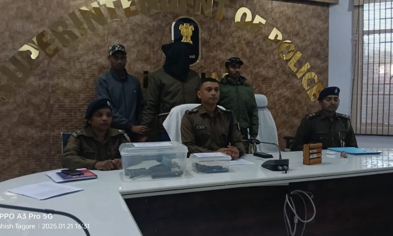 सदाकत अंसारी पर हमला, फायरिंग और चाकूबाजी की घटना: लातेहार पुलिस ने आरोपी को पकड़ा सदाकत अंसारी पर हमला, फायरिंग और चाकूबाजी की घटना: लातेहार पुलिस ने आरोपी को पकड़ा