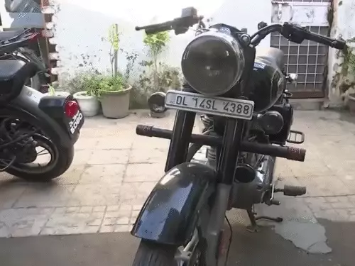 आम आदमी पार्टी विधायक अमानतुल्लाह के बेटे की बाइक जब्त:मोटर व्हीकल एक्ट उल्लंघन पर 20 हजार जुर्माना
