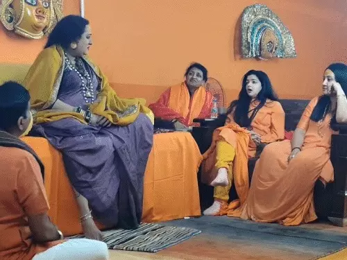 महाकुंभ 2025: श्रद्धालुओं का उमड़ा सैलाब, सुरक्षा और धार्मिक परंपराओं में बदलाव महाकुंभ 2025: श्रद्धालुओं का उमड़ा सैलाब, सुरक्षा और धार्मिक परंपराओं में बदलाव