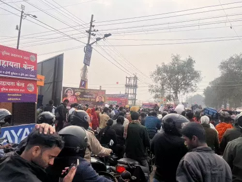 महाकुंभ 2025: श्रद्धालुओं का उमड़ा सैलाब, सुरक्षा और धार्मिक परंपराओं में बदलाव महाकुंभ 2025: श्रद्धालुओं का उमड़ा सैलाब, सुरक्षा और धार्मिक परंपराओं में बदलाव