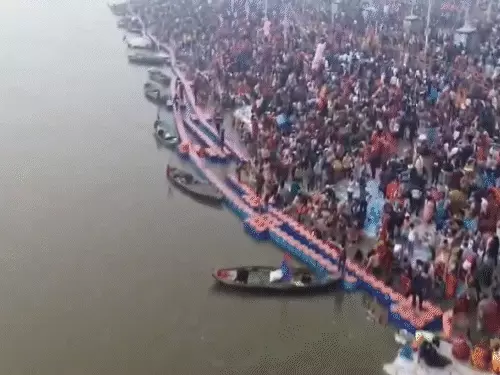 महाकुंभ 2025: श्रद्धालुओं का उमड़ा सैलाब, सुरक्षा और धार्मिक परंपराओं में बदलाव महाकुंभ 2025: श्रद्धालुओं का उमड़ा सैलाब, सुरक्षा और धार्मिक परंपराओं में बदलाव