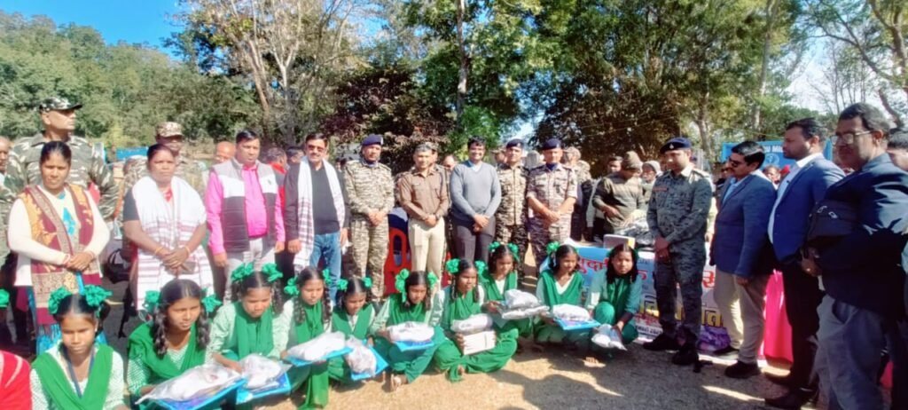 सामुदायिक पुलिसिंग के तहत दुरुप पंचायत के दौना गांव में फुटबाल मैच का हुआ आयोजन सामुदायिक पुलिसिंग के तहत दुरुप पंचायत के दौना गांव में फुटबाल मैच का हुआ आयोजन