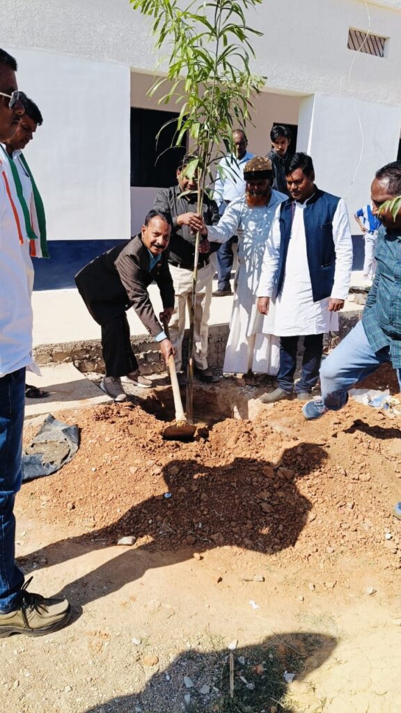 76वां गणतंत्र दिवस आदर्श ग्रामीण पब्लिक स्कूल टांगर में धूमधाम से मनाया गया