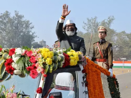रांची में राज्यपाल, दुमका में सीएम ने फहराया तिरंगा: 76वें गणतंत्र दिवस पर राज्य की उपलब्धियां और योजनाओं का प्रदर्शन रांची में राज्यपाल, दुमका में सीएम ने फहराया तिरंगा: 76वें गणतंत्र दिवस पर राज्य की उपलब्धियां और योजनाओं का प्रदर्शन