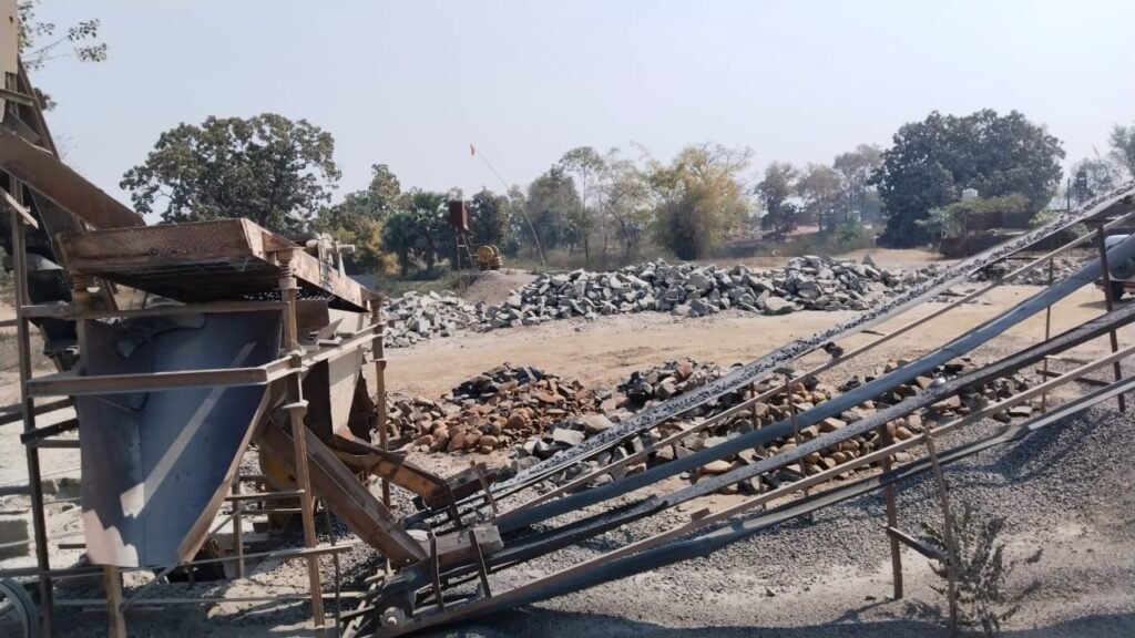 छत्तरपुर:सीओ व पूर्वी वन क्षेत्र पदाधिकारी ने विभिन्न क्रशरों का किया जांच छत्तरपुर:सीओ व पूर्वी वन क्षेत्र पदाधिकारी ने विभिन्न क्रशरों का किया जांच