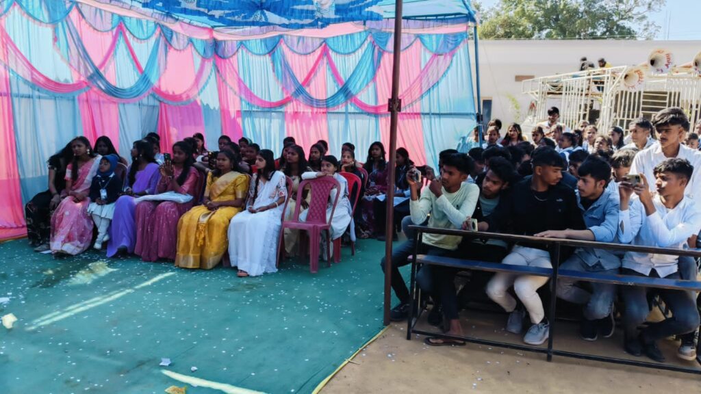 आत्मविश्वास,लगन और सही दिशा में किये गये कठिन परिश्रम से मिलती है सफलता:अमीन अंसारी आत्मविश्वास,लगन और सही दिशा में किये गये कठिन परिश्रम से मिलती है सफलता:अमीन अंसारी